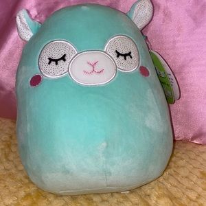 Miley the sleeping lama Squishmallow